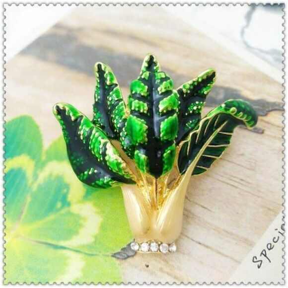 Green Cabbage with Crystals Brooch Pin - Picture 3 of 7